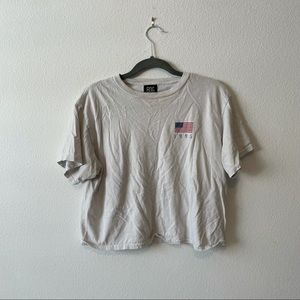 UO CROPPED AMERICAN FLAG “1995” TEE M/L